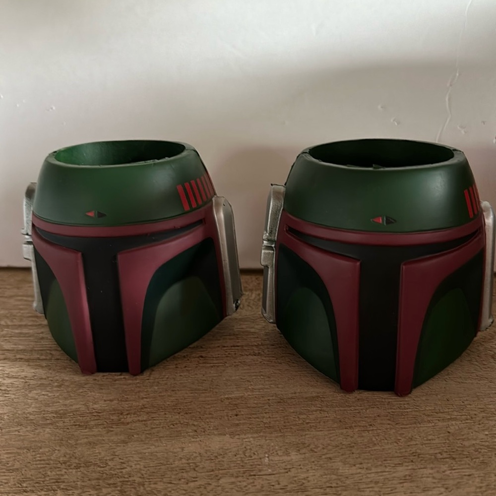 - 2 NEW STAR WARS Boba FETT Foam Helmet Can Coolers